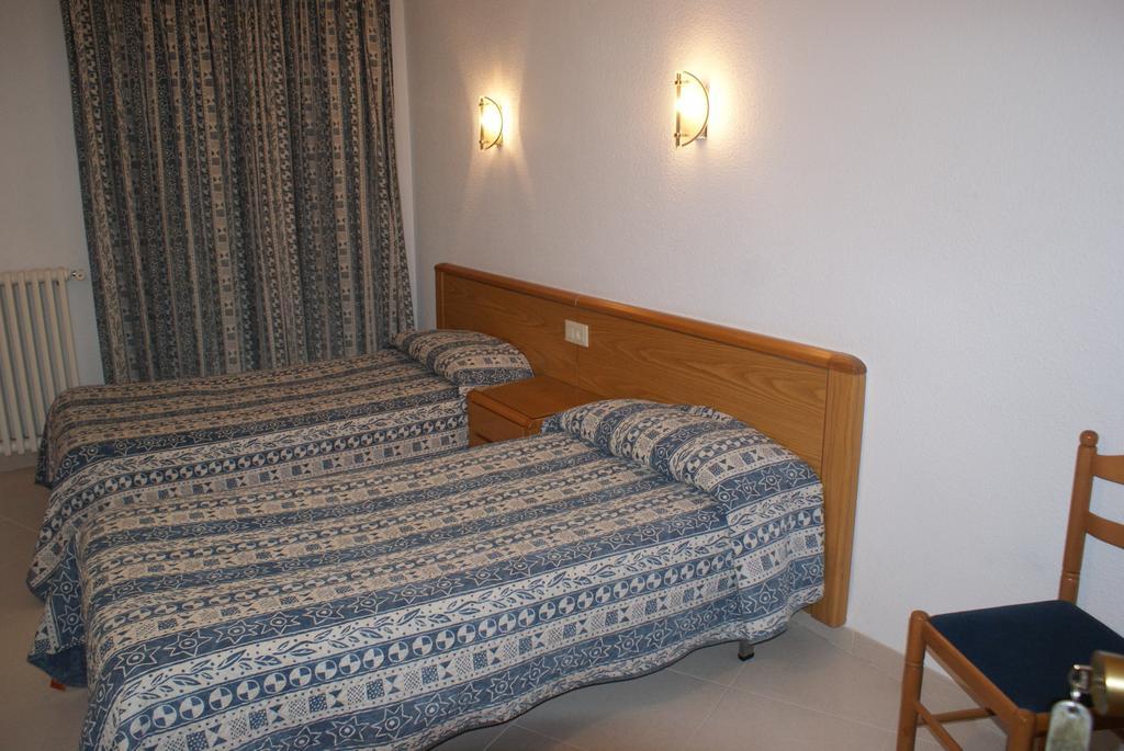 Hostal Gran Sol Llançà Habitación foto